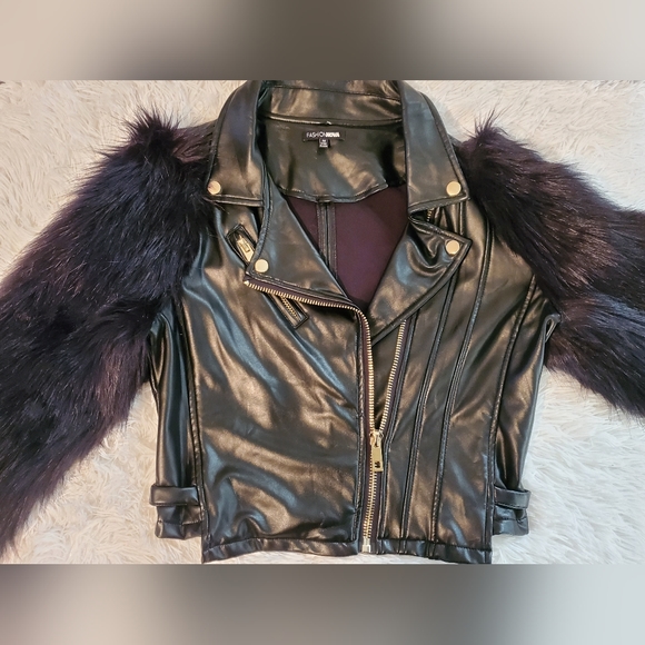 Black Vegan Leather Coat with Faux Fur Sleeves (Size M) - Picture 3 of 14
